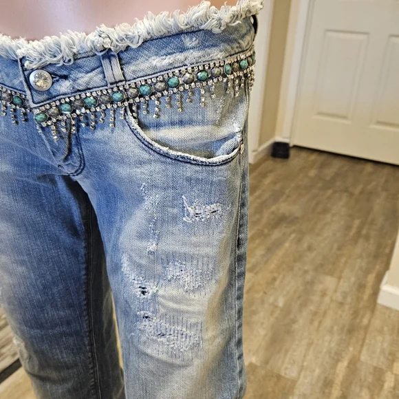 Met Crystal embellishments jeans